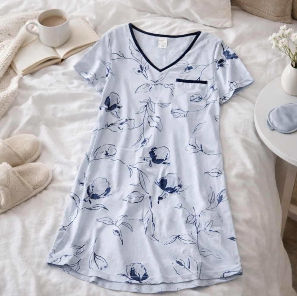 Soma Cool Nights Sleep Shirt XS Ice Blue Navy Floral Nightgown Pocket Soft